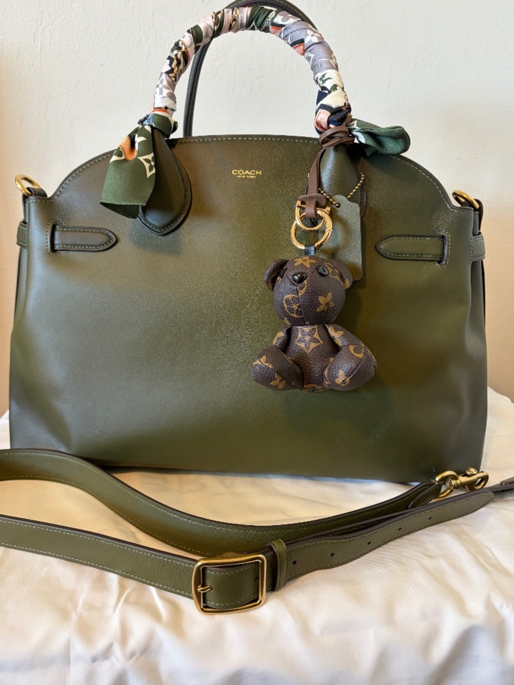 Coach Soft Empire Carryall 40 – Olive – Like New / Excellent Condition